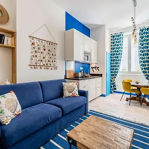 Shell, 120m Vieux-port, Clim Netflix Wifi , Marseille France